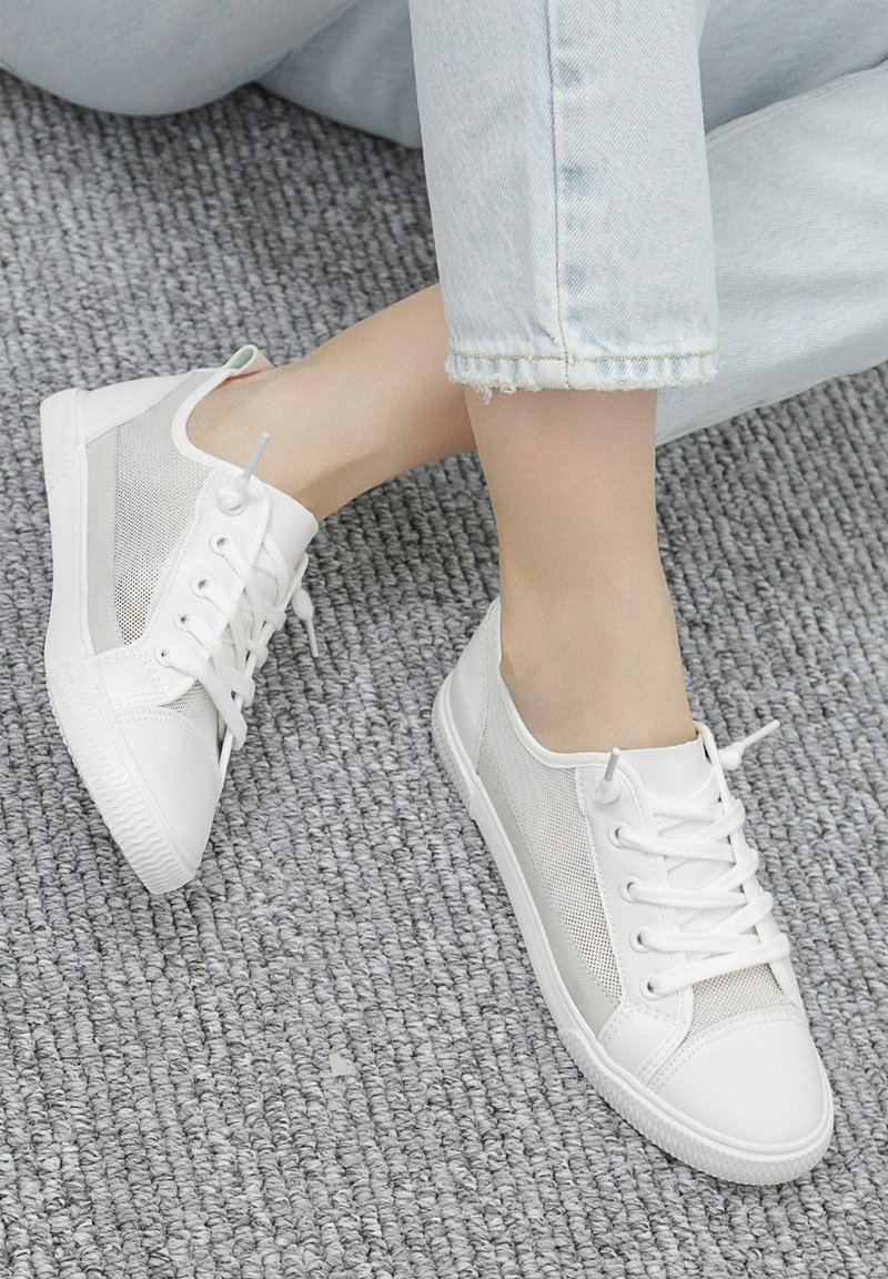 Keddo Trainers - white