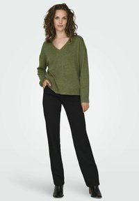 JDY V-AUSSCHNITT - Strickpullover - winter moss