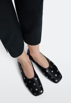 Massimo Dutti STUDDED  FLATS WITH SQUARE VAMP  - Vouwbare ballerina´s - black