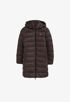 Bruine, donzige jas van middellange lengte met een capuchon, voorzien van een ritssluiting aan de voorkant, zijzakken en een subtiel logo op de borst. Gladde textuur.