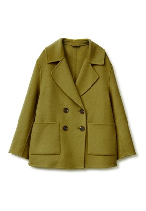 Olivengrüner doppelt knöpfbarer Mantel aus strukturiertem Wollmix, mit großen vorderen Taschen und dunklen Knöpfen, sowie einem Reverskragen.