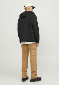 Jack & Jones GEPOLSTERTE - Ľahká bunda - black