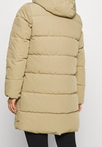 ONLY Petite Abrigo de invierno - off-white