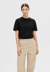 Unausgewählt, black