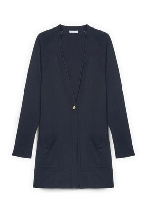 Laivastonsininen neuletakki avoimella edustalla, kahdella etutaskulla, pitkät hihat ja yksittäinen kultainen nappi. Pehmeä kangas, sileä pinta.