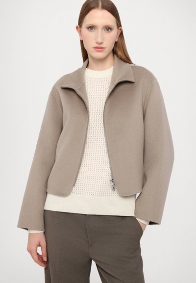 Filippa K DAFINA JACKET - Casaco leve - moss grey