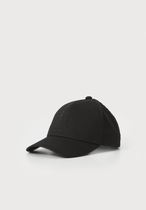 Casquette de baseball noire avec une visière courbée, fabriquée en tissu doux. Présente un logo subtilement brodé à l'avant pour un design minimaliste.