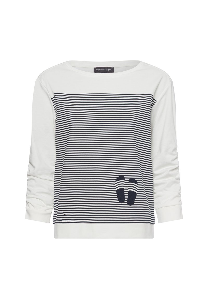 Witte lange mouw top met marineblauwe horizontale strepen, voorzien van een slipper grafiek op de voorkant. Katoenmix materiaal, relaxte pasvorm, ronde halslijn.