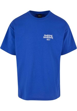 Zils kokvilnas t-krekls ar īsām piedurknēm; priekšpusē kreisajā krūtīs atrodas balts "Basketball Brotherhood" logo. Klasisks apaļais izgriezums.