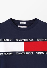 Tommy Hilfiger Printtipaita - blue