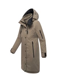 Béžový nepremokavý parka s odnímateľnou kapucňou, zipsovými vreckami, elastickými manžetami a prešívanou podšívkou. Vyznačuje sa elegantným, moderným dizajnom.