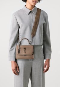 Steve Madden BLATTUCA - Käekott - taupe