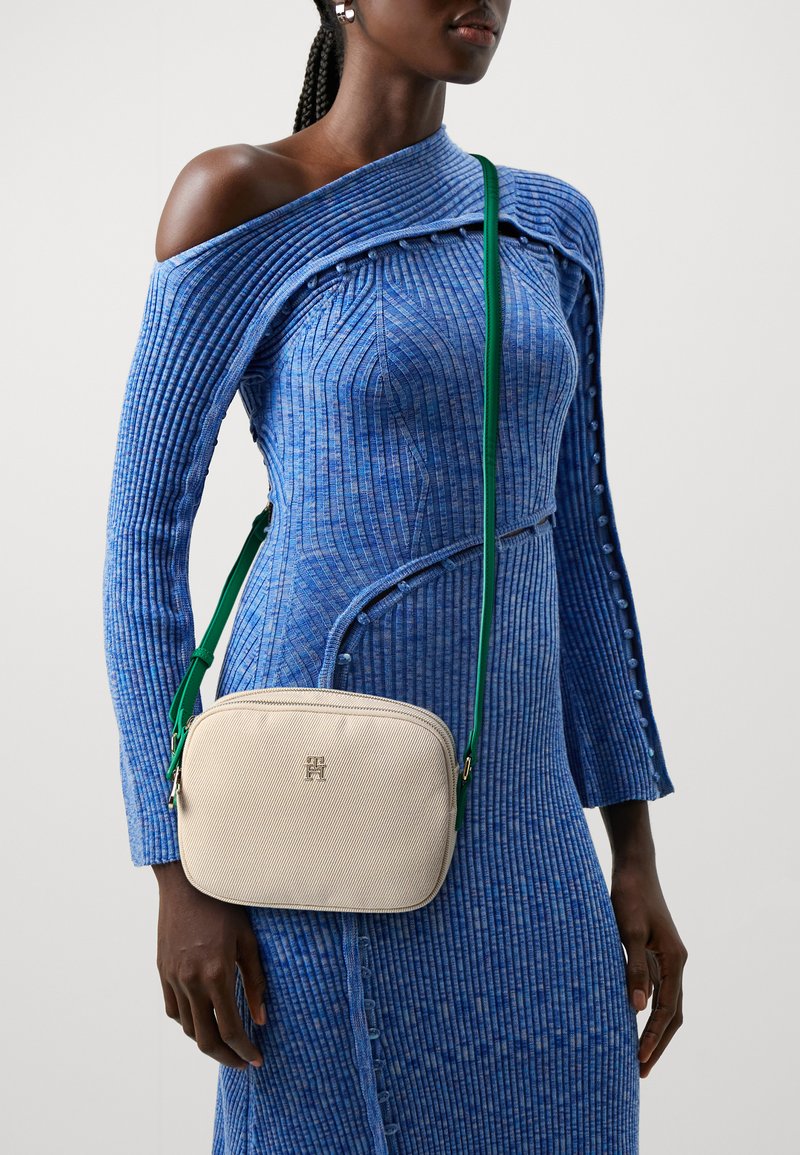 Tommy Hilfiger POPPY CROSSOVER Across body bag olympic green/green