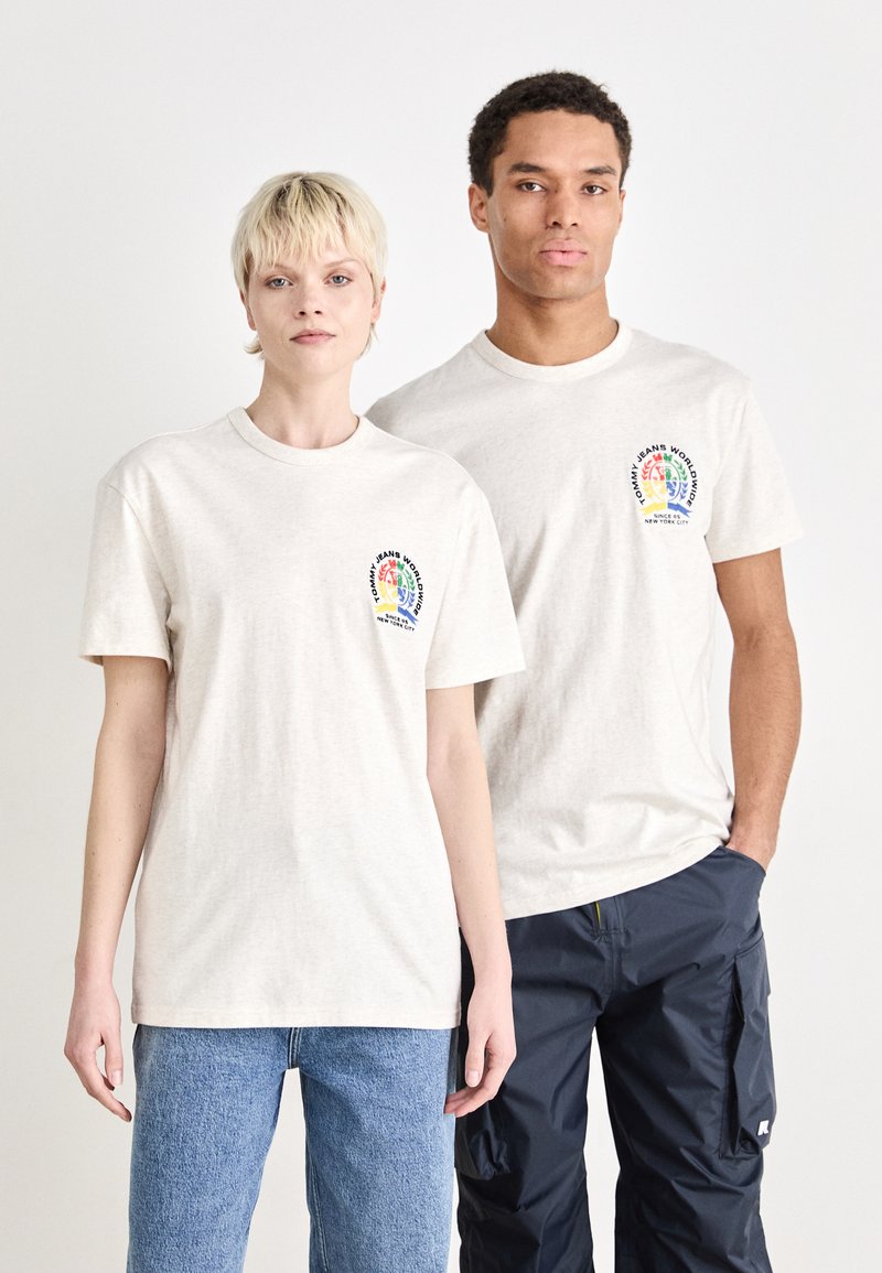 Tommy Jeans - POP CREST TEE UNISEX - Print T-shirt - oat marl heather, Enlarge