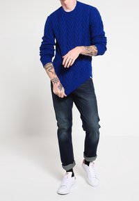 Loreak Mendian Sweter