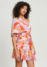 TUSSAH LILO MINI  - Päevakleit - jungle print lilac