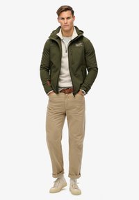 Superdry & Co HOODED TREKKER - Outdoorjas - army khaki