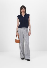 Tommy Hilfiger CABLE OPEN - Poloskjorter - dark night navy