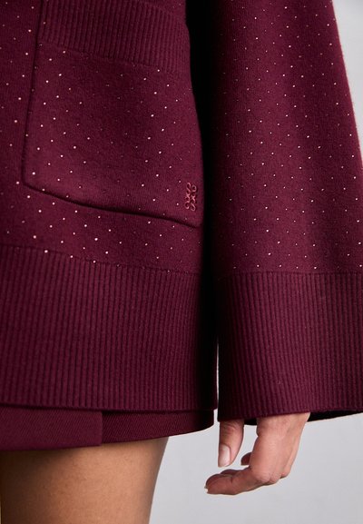 sandro CARDIGAN LOOK SURCHEMISE - Adīta jaka - bordeaux