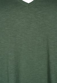 Zizzi SHORT-SLEEVED WITH V-NECK - T-shirt basic - thyme