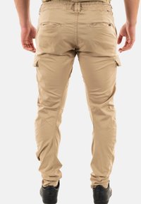 Le Temps Des Cerises PHVELAUX0WPIG241 - Pantalones cargo - beige