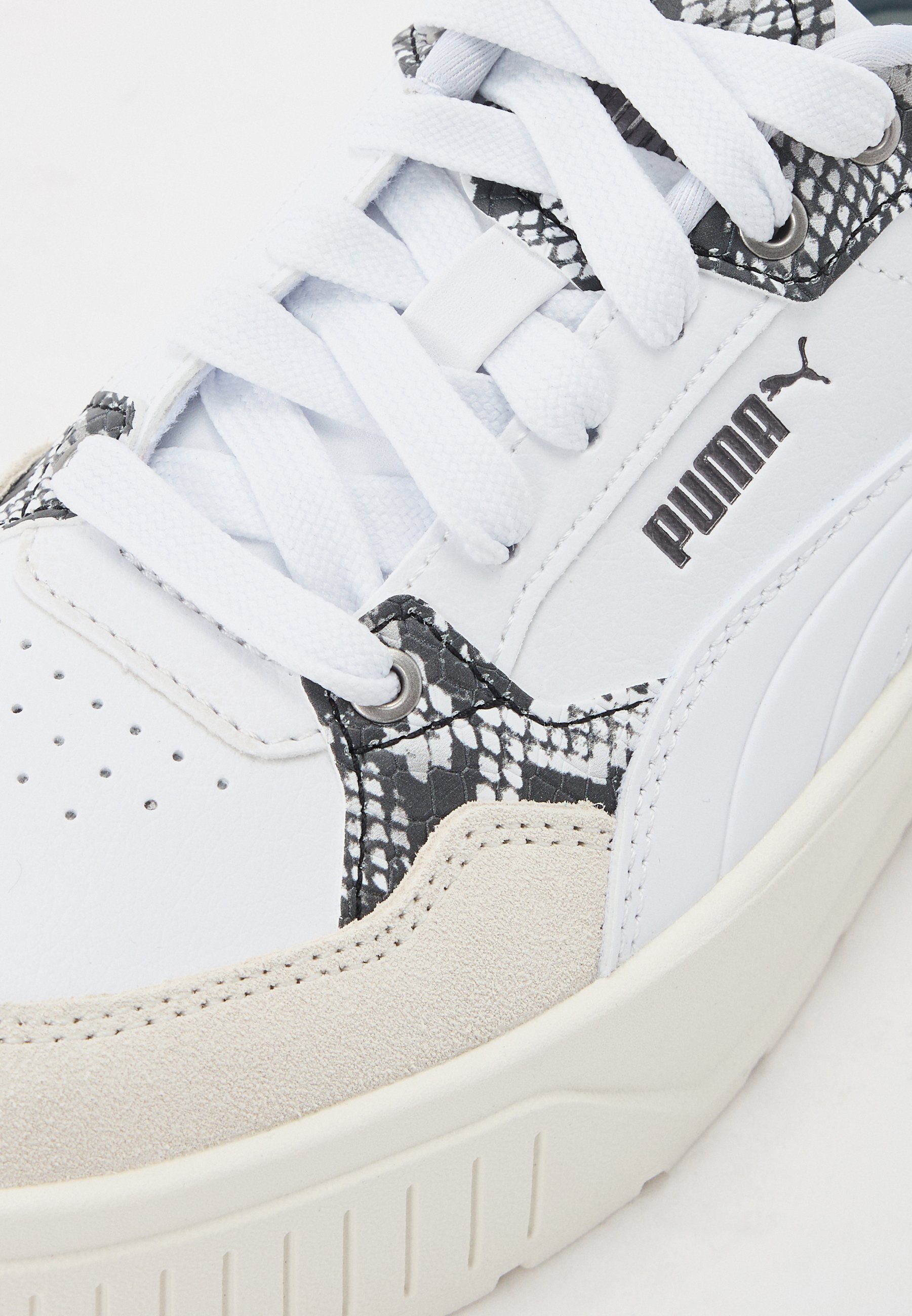 Puma KARMEN II IDOL SNACK CHIC - Trainers - black/gold/beige