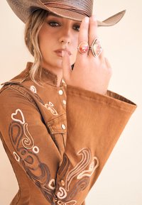 Wrangler WRANGLER X LAINEY WILSON WILDFLOWER JACKET - Spijkerjas - monks robe