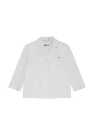 Baltas švarkas su trimis ketvirčiais rankovių, V formos atvartais, dviem priekinėmis kišenėmis ir mažyčiu logotipu ant krūtinės kišenėlės.