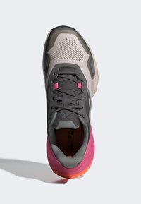 Adidas Terrex SOULSTRIDE - Löparskor terräng - putty mauve   grey one   pink fusion