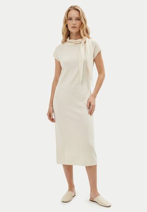 GOBI Cashmere Strickkleid - coconut milk