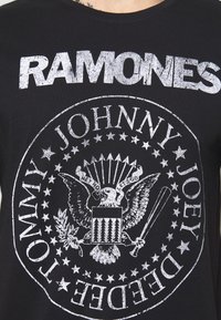 Only & Sons ONSRAMONES FRONT PRINT TEE - T-shirt estampada - black