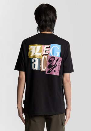 PAPER LETTERS GRAPHIC  - Trükipildiga T-särk - jet black