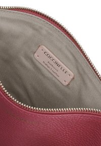 Coccinelle Borsa a tracolla - dark pink