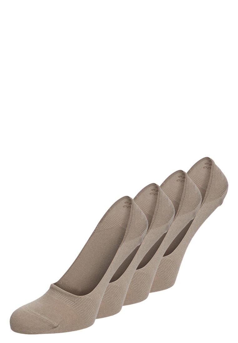Set di quattro paia di calzini invisibili beige, realizzati in un tessuto liscio ed elastico. A taglio basso con punta rinforzata e un delicato motivo a texture.