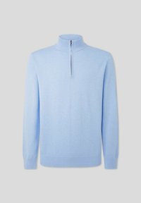 Jasnoniebieski sweter zapinany na zamek, wykonany z miękkiego materiału, z wysokim kołnierzem, długimi rękawami, ściągaczami przy mankietach i dolnej krawędzi, o minimalistycznym wzornictwie.