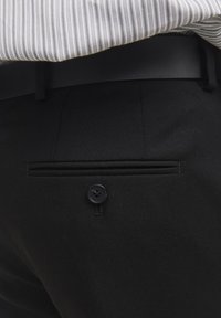 Thumbnail Image 8
