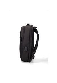 Zaino nero con un design elegante e aerodinamico, dotato di spallacci imbottiti, una tasca laterale e un esterno liscio e resistente all'acqua.