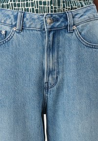 TOM TAILOR DENIM Mamos stiliaus džinsai - clean mid stone blue denim
