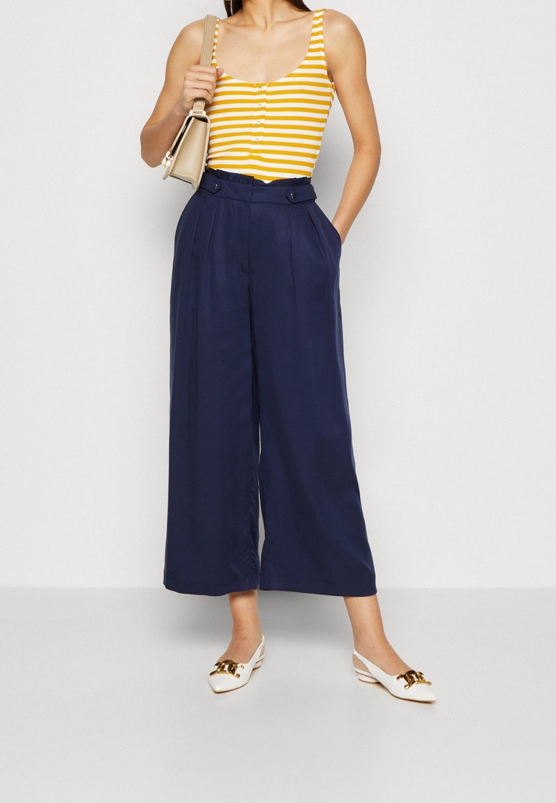 Pantalones de moda para mujer | New Arrivals | NAF NAF