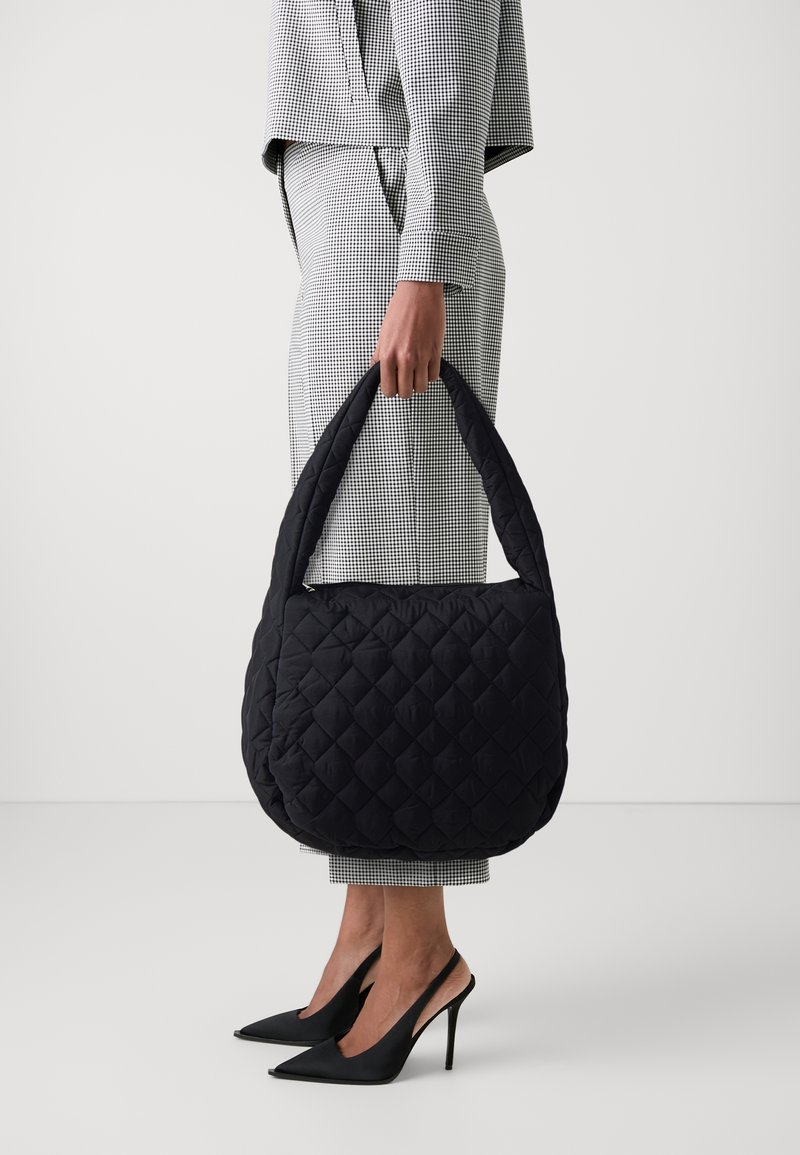 ONLY ONLSOFIE SQUARE QUILT SHOULDER BAG - Τσάντα Tote - black