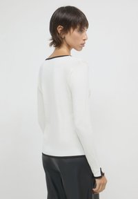 Calliope GIROCOLLO PROFILI CONTRASTO  - Maglione - bianco