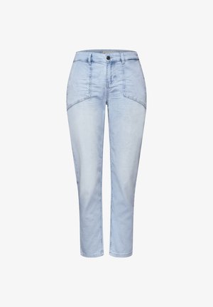 Lichtblauwe denim jeans met hoge taille, voorste knoop en rits, en hoekige stiknaden op de voorzak.