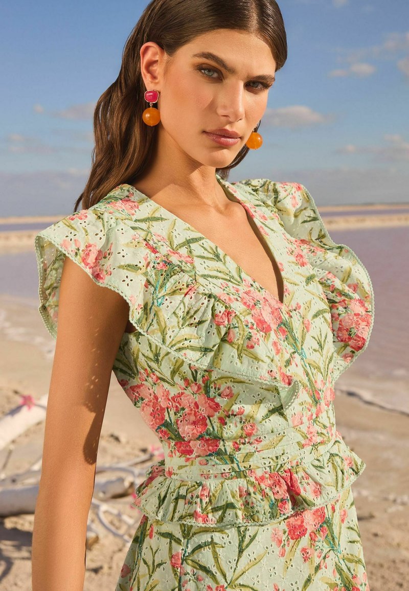 XL LOVE - Abito da donna in georgette verde acqua con stampa floreale e svasata - Kashmiria Fashion