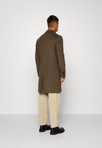 Isaac Dewhirst LONG PEA COAT - Casaco clássico - new taupe
