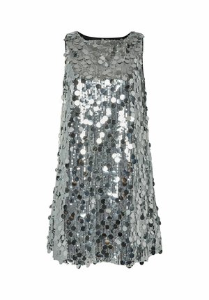 Vestido de lentejuelas plateadas con un diseño sin mangas, que presenta lentejuelas redondas dispuestas verticalmente y un escote redondeado. Superficie texturizada y reflectante.