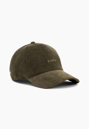 Gorra de béisbol marrón de pana con visera curva y "G.A.P.C" bordado en la parte frontal, mostrada sobre fondo blanco.