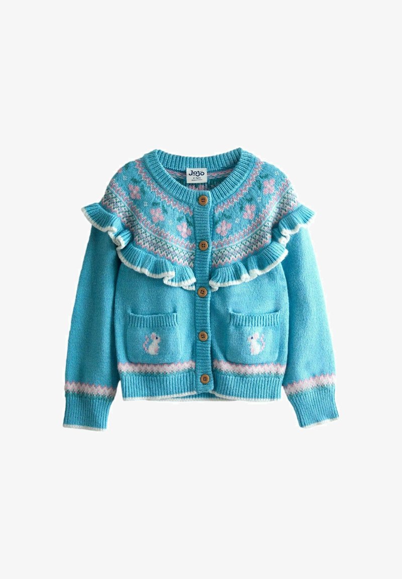 Mėlynas trikotažinis kūdikio kardiganas su rožinėmis ir baltomis gėlių raštais, raukšlėta apykakle, mediniais mygtukais ir priekyje esančiomis kišenėmis su mažų gyvūnų dizainais.