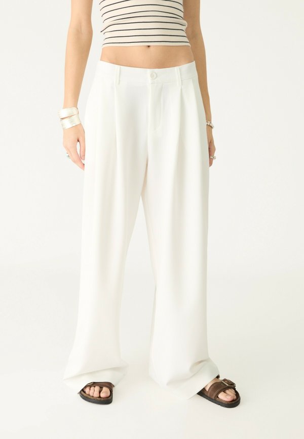 WIDE - Stoffhose - beige