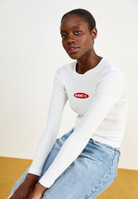 Obey Clothing OVAL - Hosszú ujjú felső - white