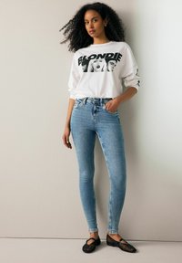 Next SUPER SOFT STANDARD - Vaqueros pitillo - denim mid blue